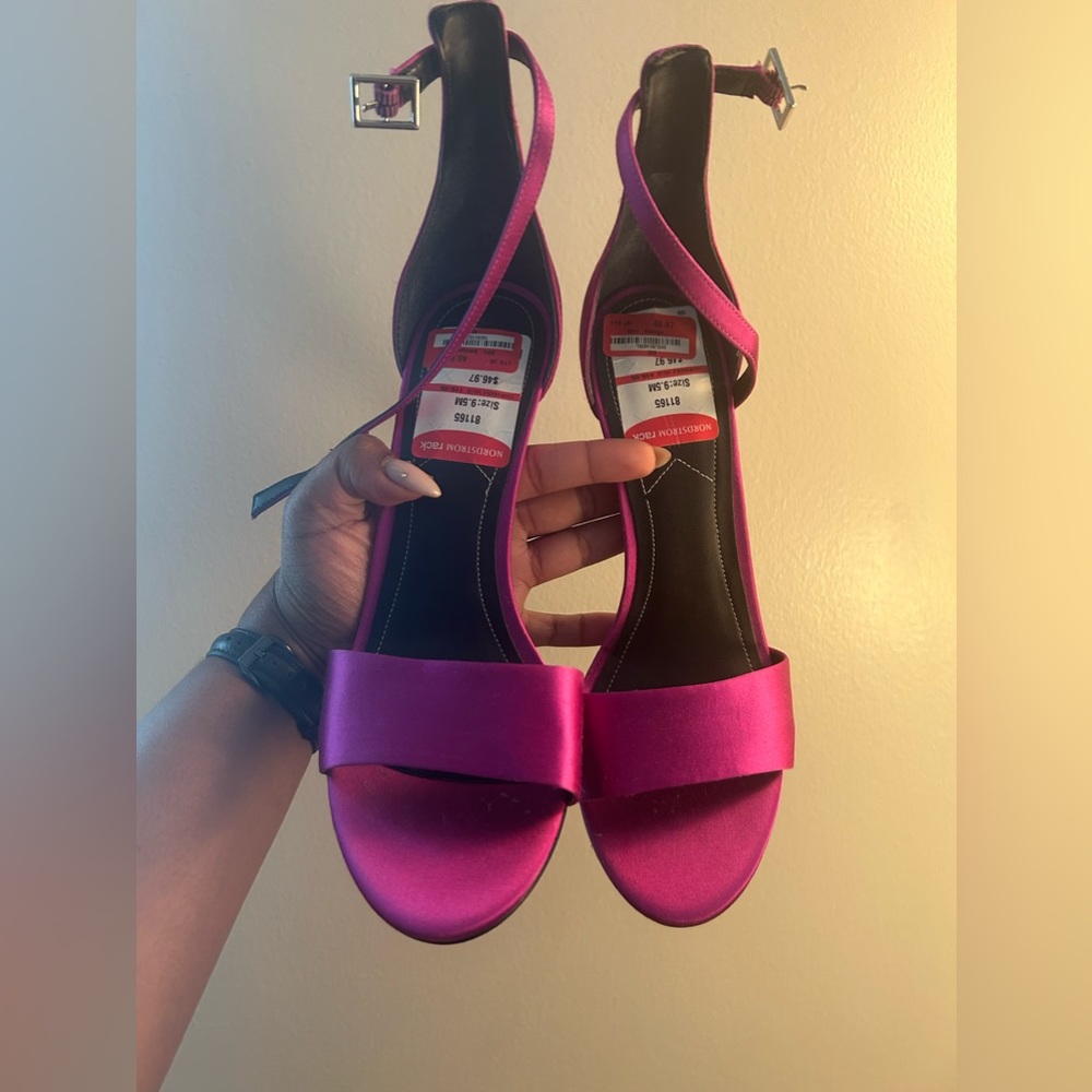 NWT Kendall & Kylie fuschia heels - Picture 4 of 5